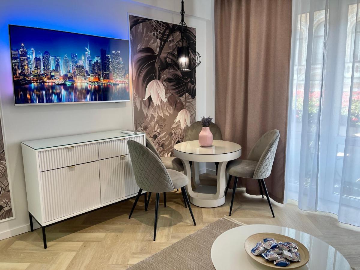 Jeny Boutique Apartment Târgu-Mureş エクステリア 写真